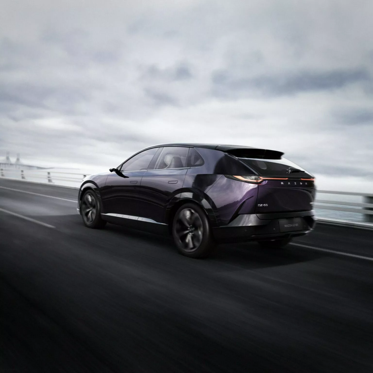 Mazda เปิดตัว EZ-60 SUV