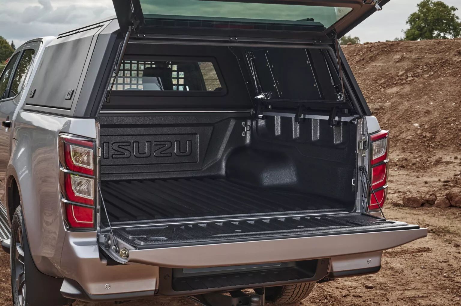 Isuzu D-Max V-Cross Commercial