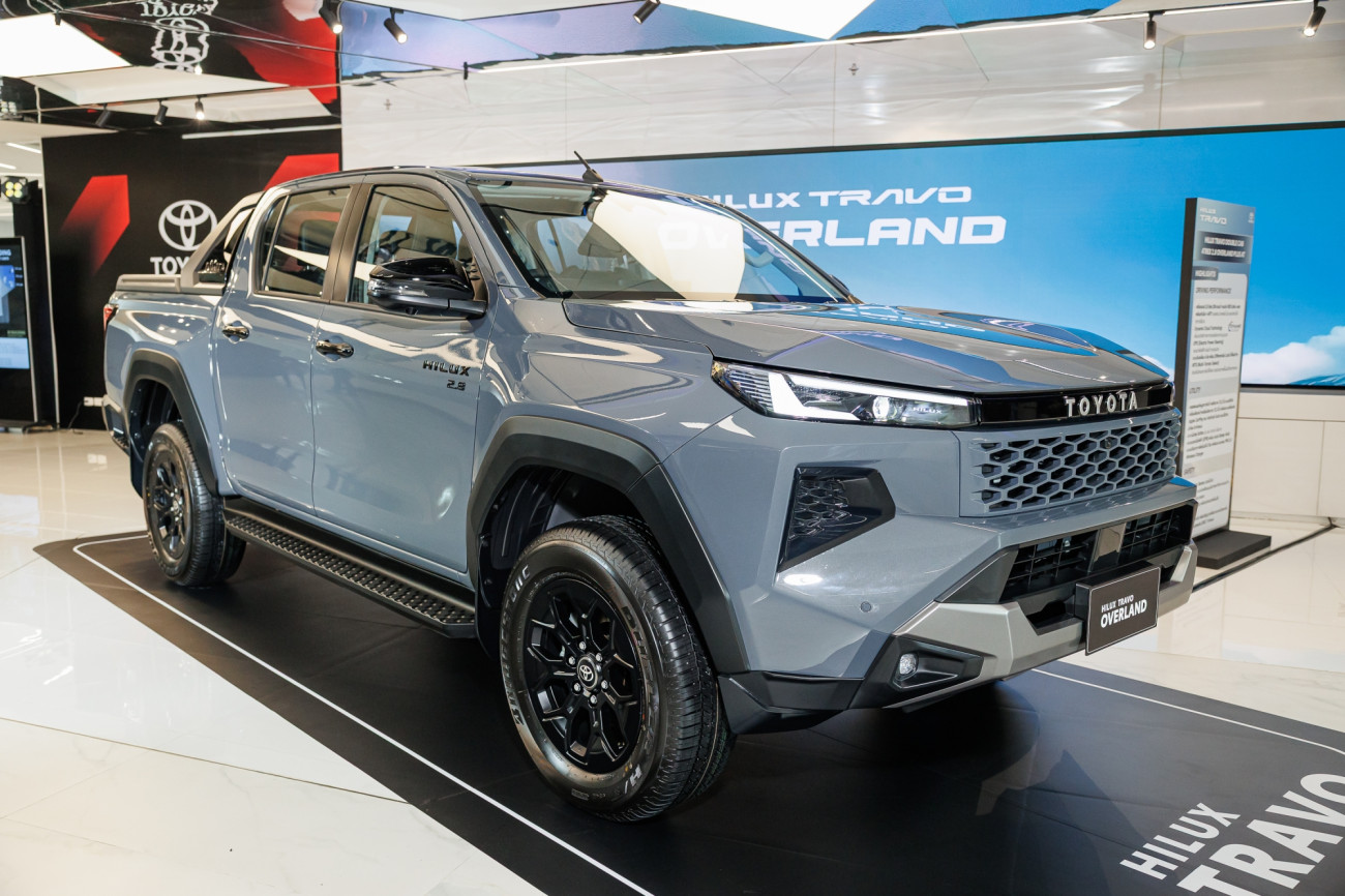 TOYOTA HILUX TRAVO