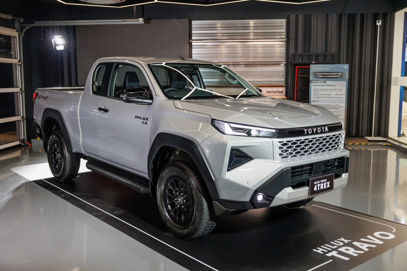 TOYOTA HILUX TRAVO