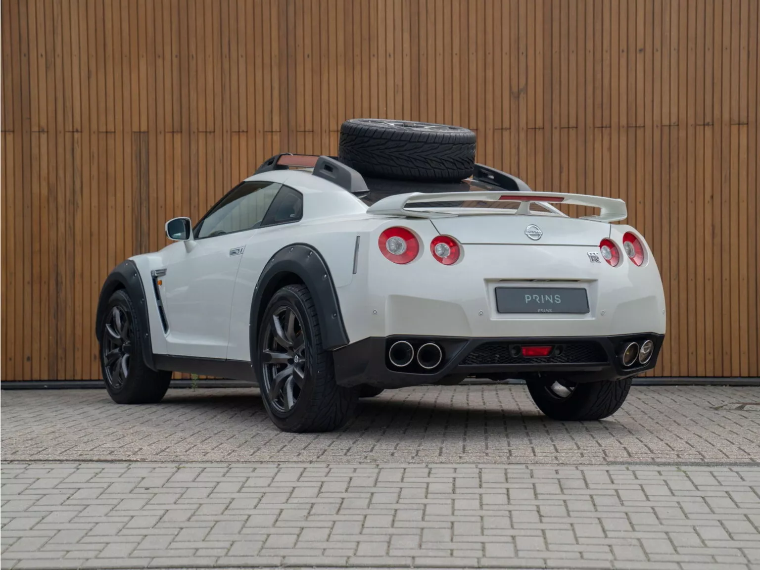 Nissan GT-R