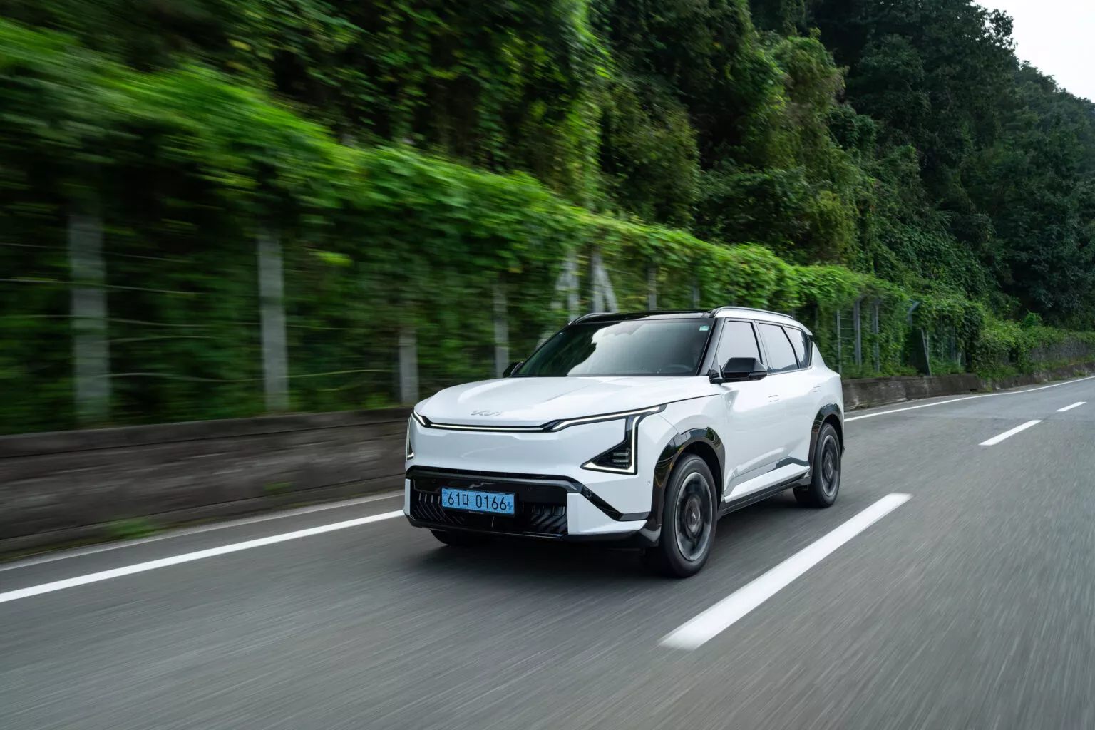 Kia EV5 เปิดตัวไม่นาน เตรียมปรับโฉมแล้ว คาดอัปเกรดเทคโนโลยีสู้คู่แข่งภายในปี 2026