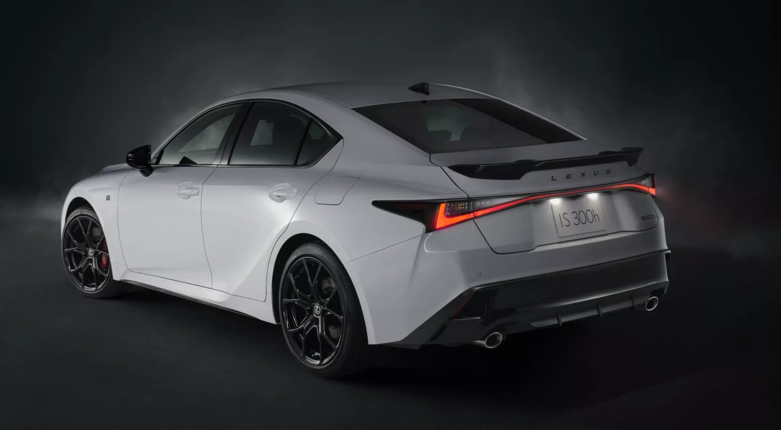 Lexus IS โฉมอัปเดตปี 2026 เปิดตัวในญี่ปุ่น พร้อมรุ่นพิเศษที่คุณไม่มีโอกาสได้ใช้