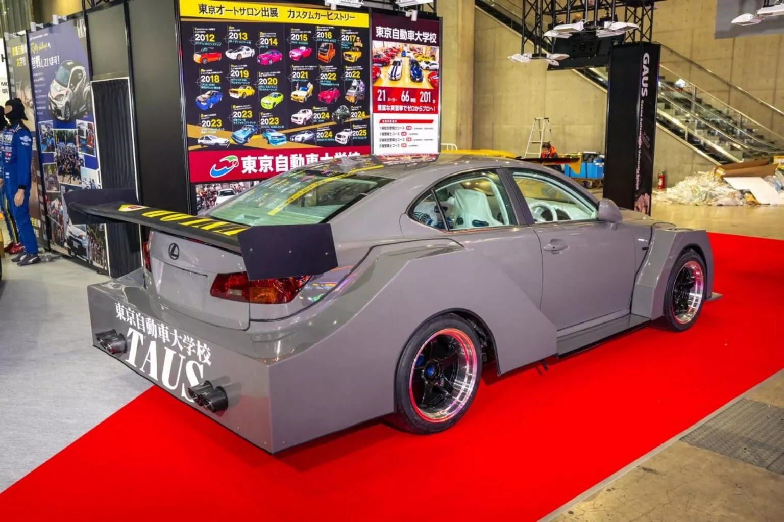 Lexus คันนี้เหมือนหลุดออกมาจากเกม Minecraft กับโปรเจกต์นักศึกษาสุดแหวกแห่ง Tokyo Auto Salon 2026