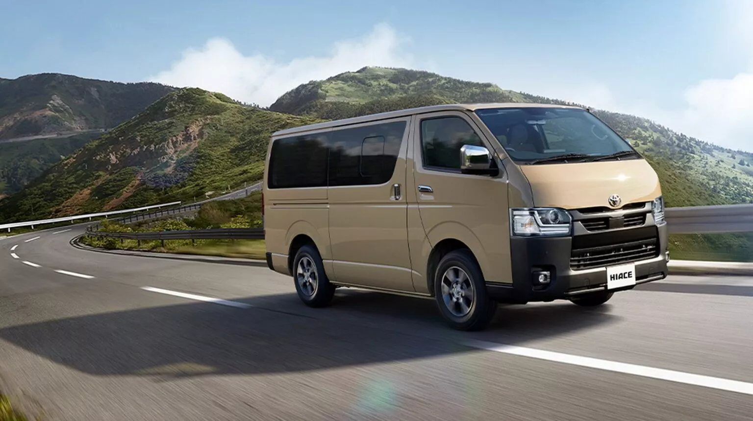 Toyota ยังอัปเดตต่อเนื่องครบ 22 ปี กับรถตู้ HiAce เจเนอเรชันปัจจุบัน