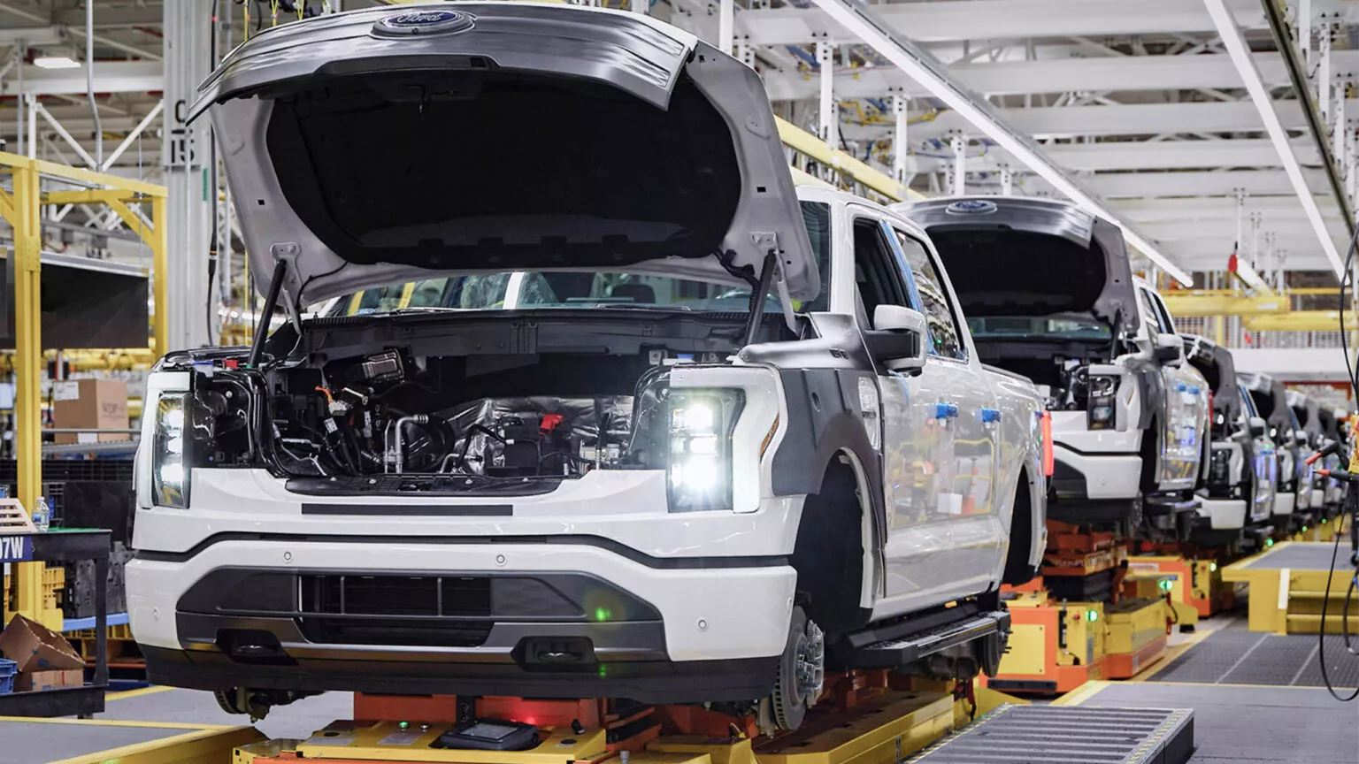 แรงงานเคนทักกีเดือด หลัง Ford ยกเลิกโรงงานแบตเตอรี่ EV กระทบ 1,600 ชีวิต