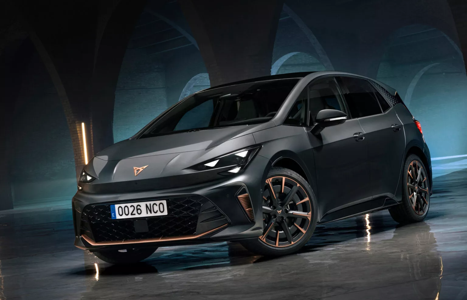 Cupra ปรับโฉม Born เพิ่มปุ่มจริง ดีไซน์ใหม่ และระยะทางวิ่งไกลขึ้น