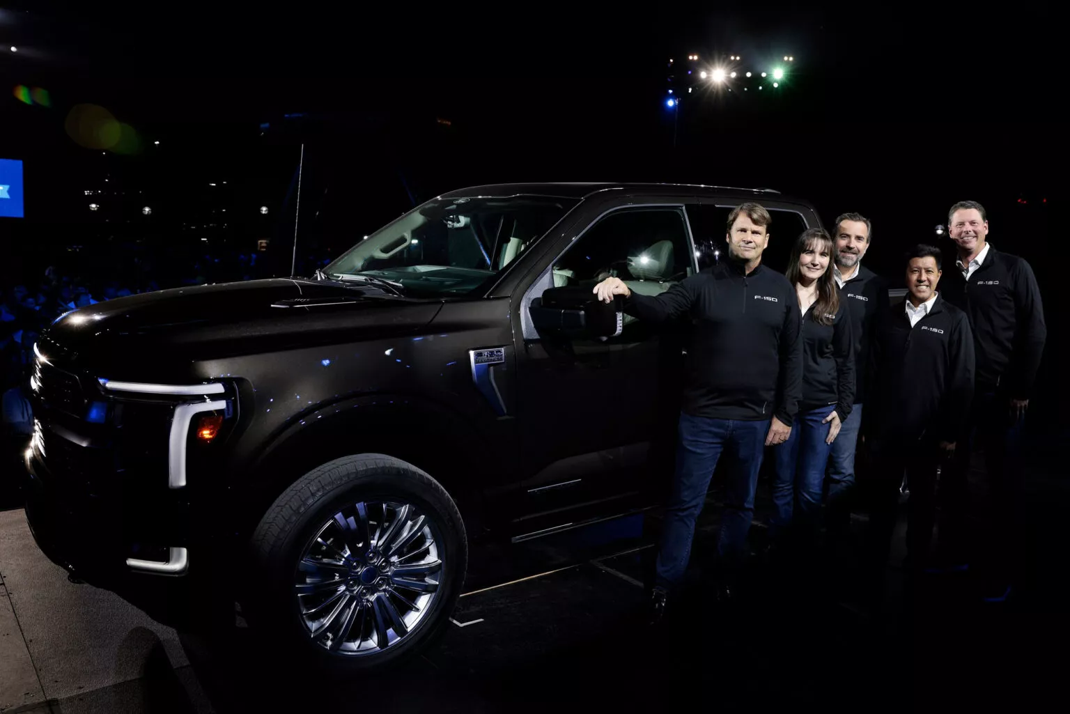 ซีอีโอ Ford ทดลองขับกระบะปลั๊กอินไฮบริดจากจีน ยอมรับแข่งขันได้แต่...