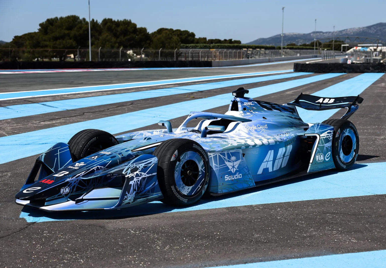 Formula E Gen4 เปิดตัวแล้ว รถแข่งไฟฟ้า 800 แรงม้า AWD เต็มระบบ เร็วสุด 335 กม./ชม. แรงสุดในประวัติศาสตร์