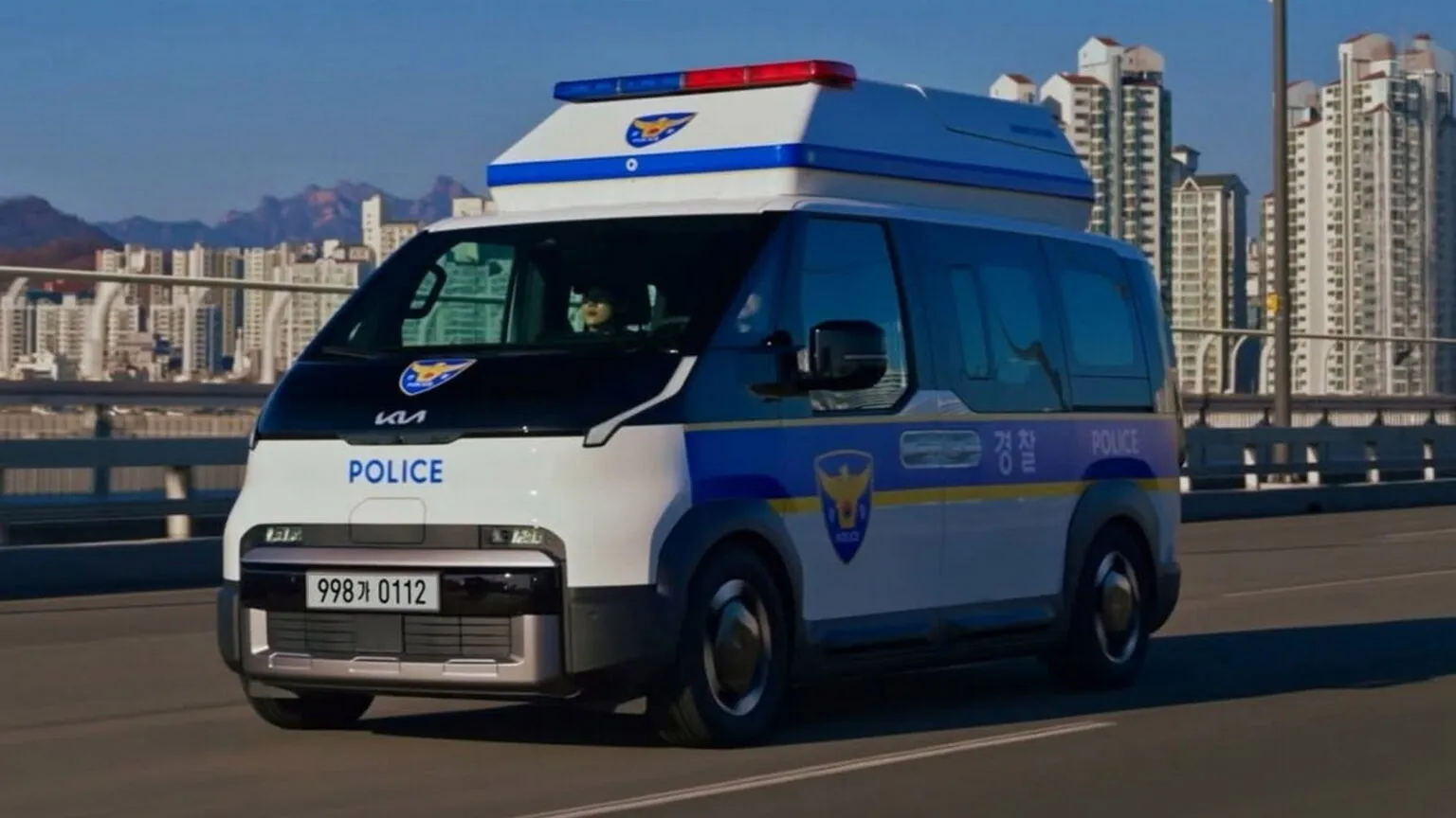 Kia PV5 เวอร์ชันตำรวจเปิดตัวในเกาหลี รถไฟฟ้าสายลุยยุคใหม่ ปรับได้หลายรูปแบบพร้อมใช้งานจริง