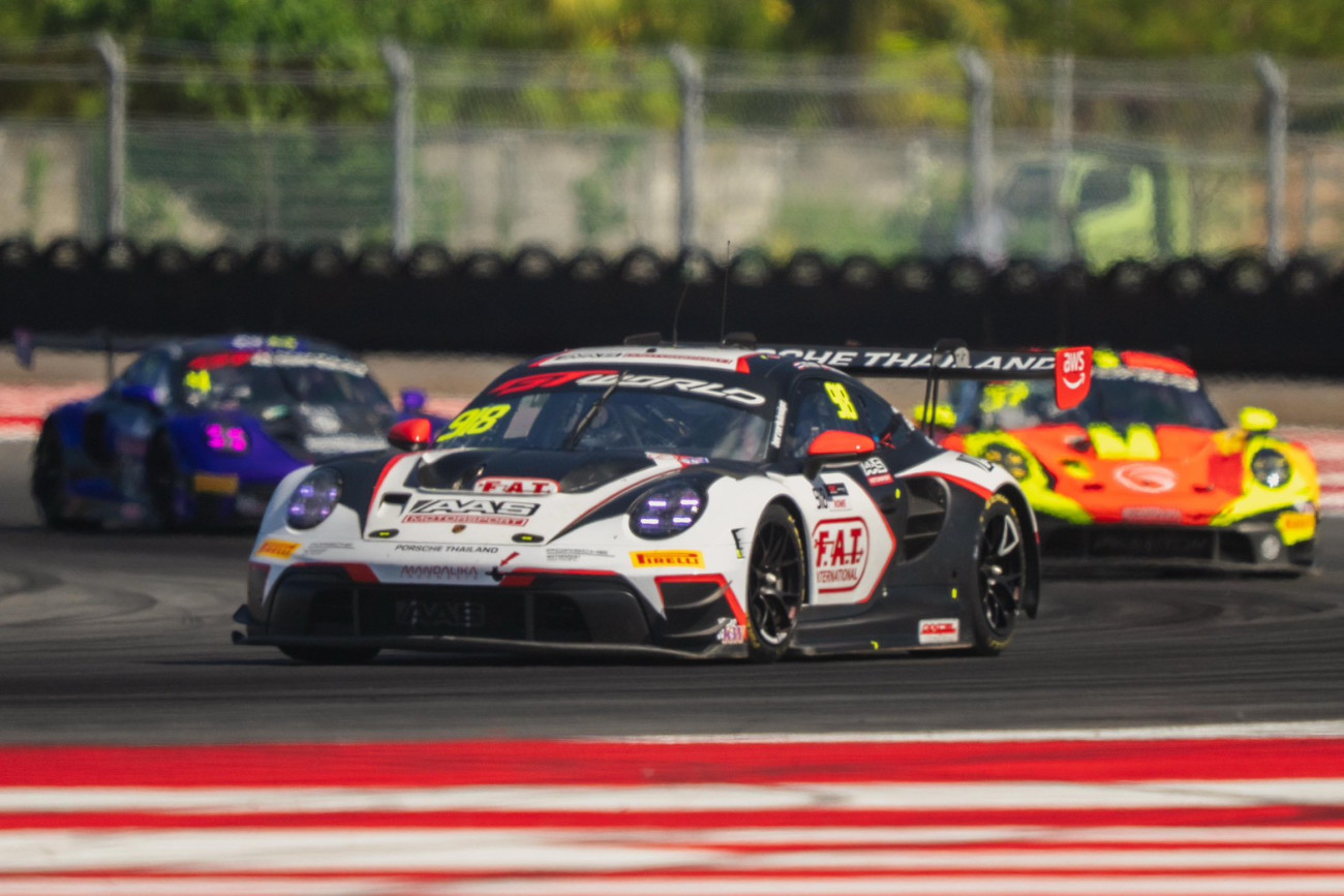 “เต๊อะ วุฒิกร” & ทีมเมท สู้สุดกำลังยกระดับผลงาน ศึก GT World Challenge Asia สนามมันดาลิกา
