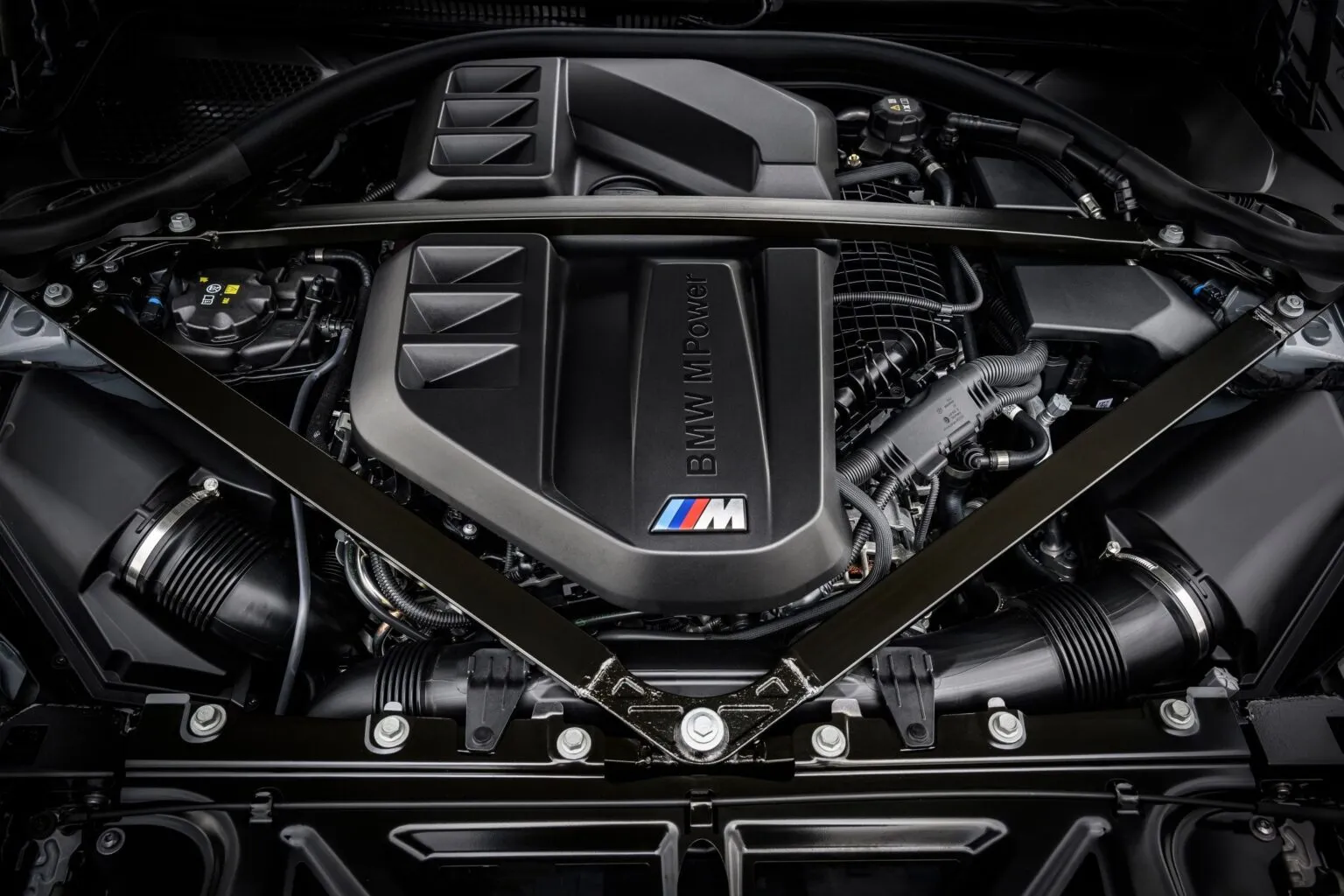 BMW M ไม่ยอมทิ้งเครื่องยนต์สันดาป เปิดตัว “M Ignite” เทคโนโลยีใหม่ แรงเท่าเดิมแต่ประหยัดกว่าเดิม