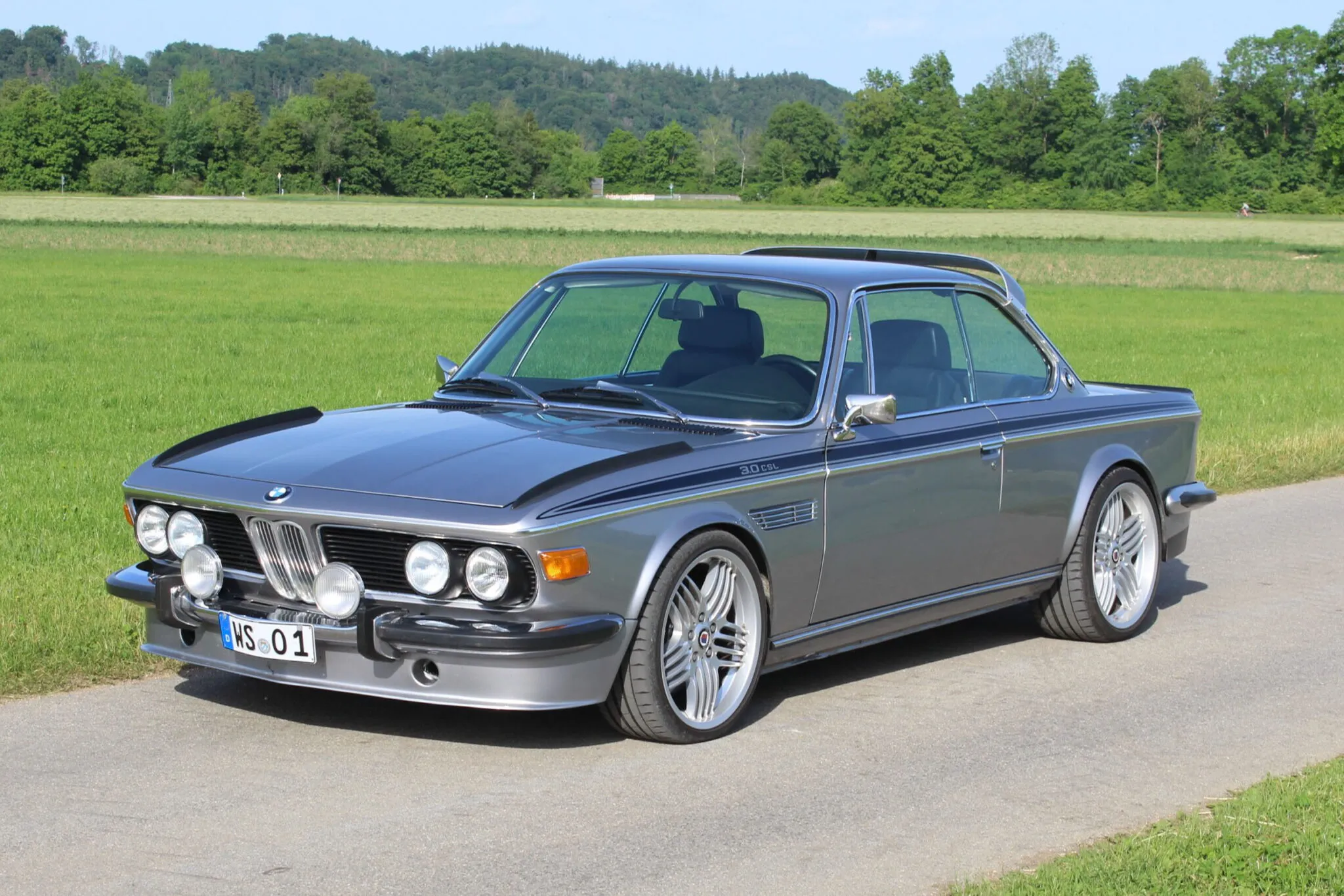 ปลุกชีพตำนาน BMW E9 พลังขับเคลื่อน 400 แรงม้า จาก BMW M5 เครื่องยนต์ V8 และเกียร์ธรรมดา 6 สปีด แบบคลาสสิก