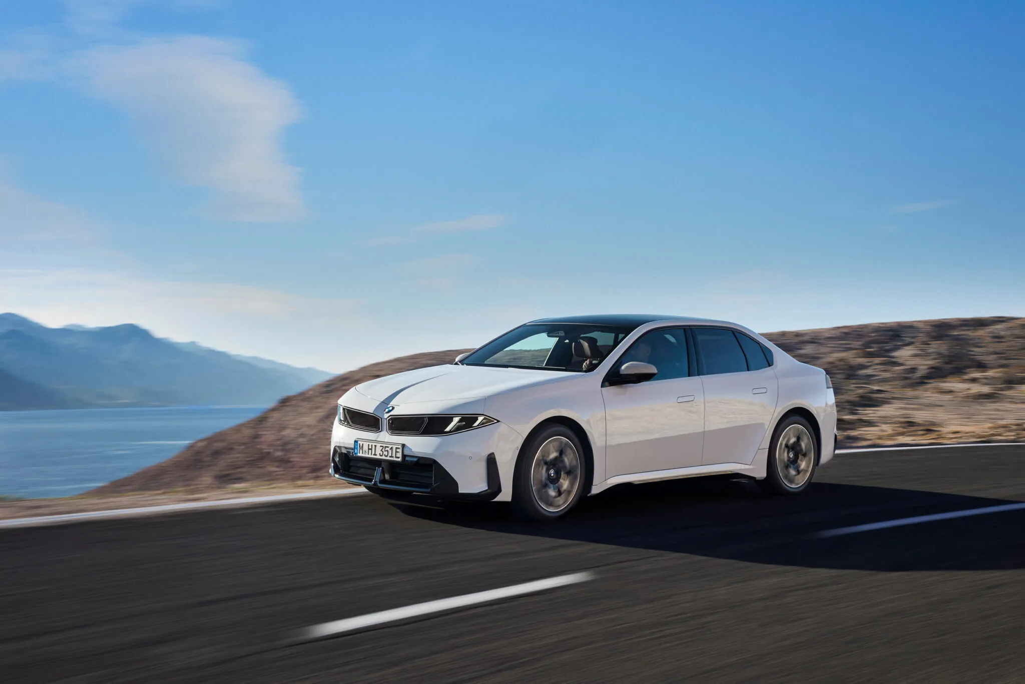 เปิดจองแล้ว BMW i3 50 xDrive First Edition ซีดานไฟฟ้าตัวแรง 463 แรงม้า ชาร์จ 10 นาทีวิ่งไกล 423 กิโลเมตร