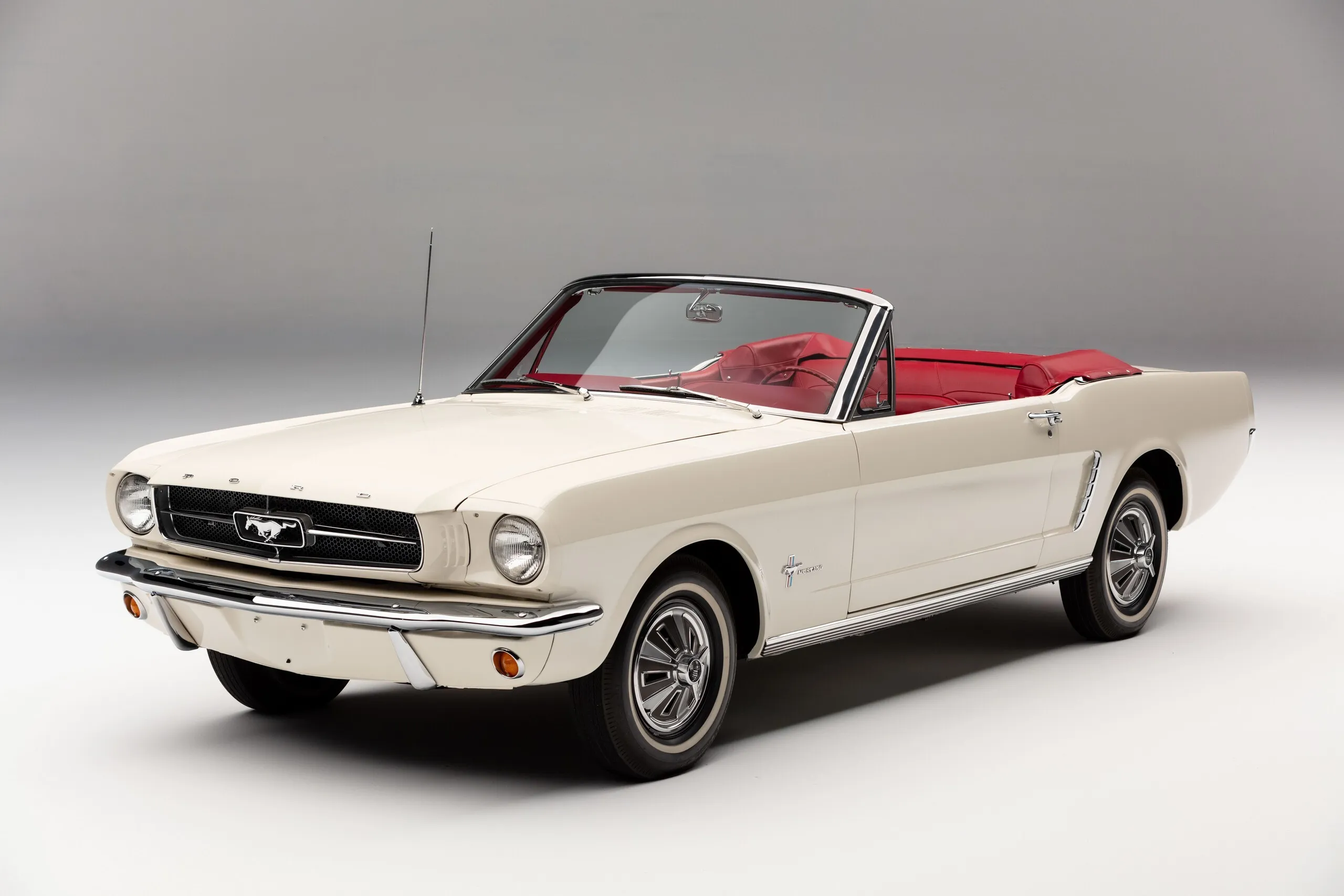 Ford Mustang ปี 1965 คันประวัติศาสตร์ที่เคยวิ่งบนรางดิสนีย์ ได้รับการจดทะเบียนเป็นมรดกแห่งชาติสหรัฐอเมริกาอย่างเป็นทางการ