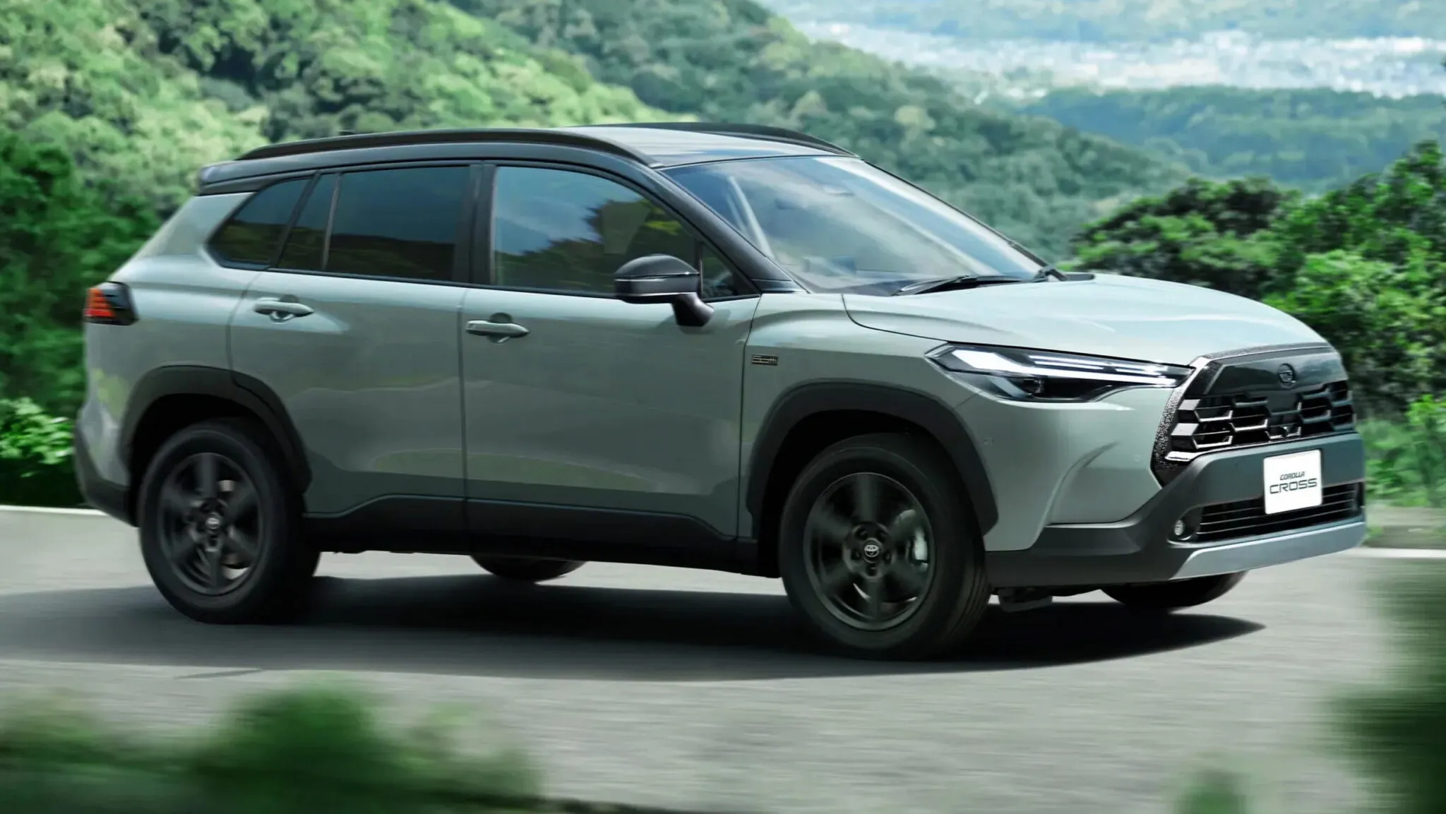 Toyota เปิดตัว Corolla Cross Z Adventure รุ่นพิเศษฉลองครบรอบ 60 ปี ถอดรหัสความดุดันจาก Land Cruiser ในญี่ปุ่น
