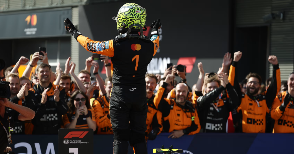 Norris ฝ่าดราม่ากลางสนาม คว้าชัยชนะแรกของฤดูกาลพร้อมรางวัล Pole Position ศึกรถแข่ง F1 2026 สนามที่ 11 ในฮังการี