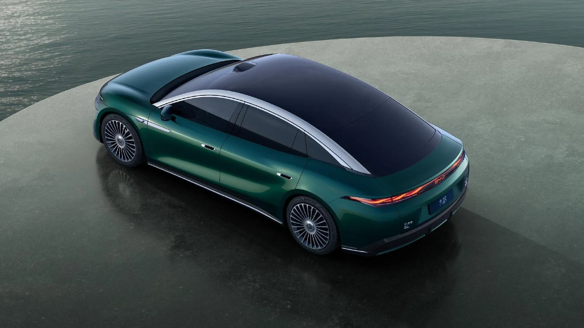 BYD Da Han ซีดานเรือธงรุ่นใหม่ ตัวถังยาวกว่า Mercedes-Benz S-Class พร้อมแบตเตอรี่หนักเกือบ 1 ตัน