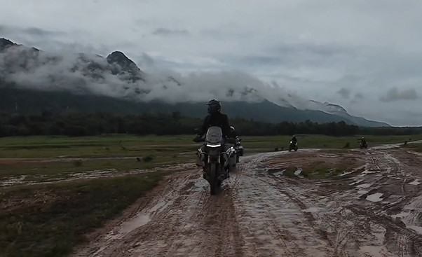 “แชมป์ ชนาธิป” ชวนสัมผัส Road Therapy ออกตามหาอิสระที่ซ่อนอยู่ในทุกการเดินทางกับ Triumph Tiger 1200 Rally Pro