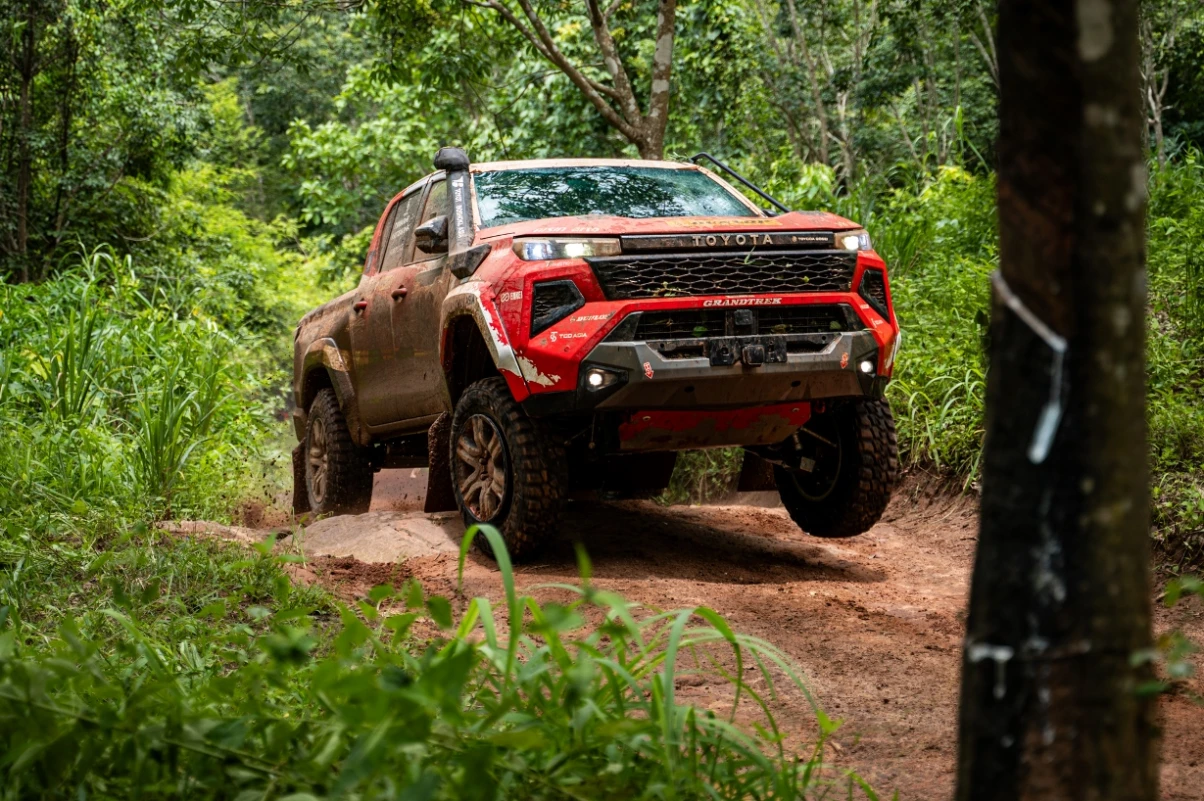 TOYOTA GAZOO Racing Thailand พิสูจน์ความแกร่ง! นำ Hilux TRAVO คว้าอันดับ 2 ในศึก AXCR 2026 หฤโหดฝ่า 5 จังหวัด รวม 2,000 กม.
