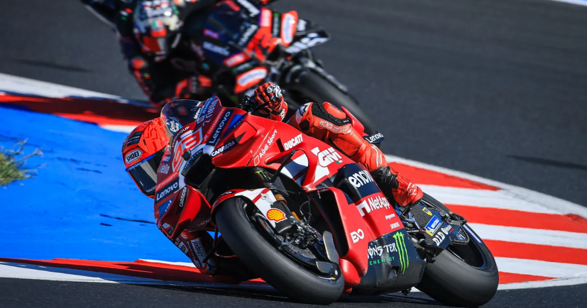 มาร์คผู้พี่ กวาดชัยรวด 2 วัน ทวงบัลลังก์จ่าฝูง ศึก MotoGP 2026 สนามที่ 14 ที่มิซาโน่ หลังเจ้าถิ่น Bezzecchi ล้มดับฝันกลางสนาม