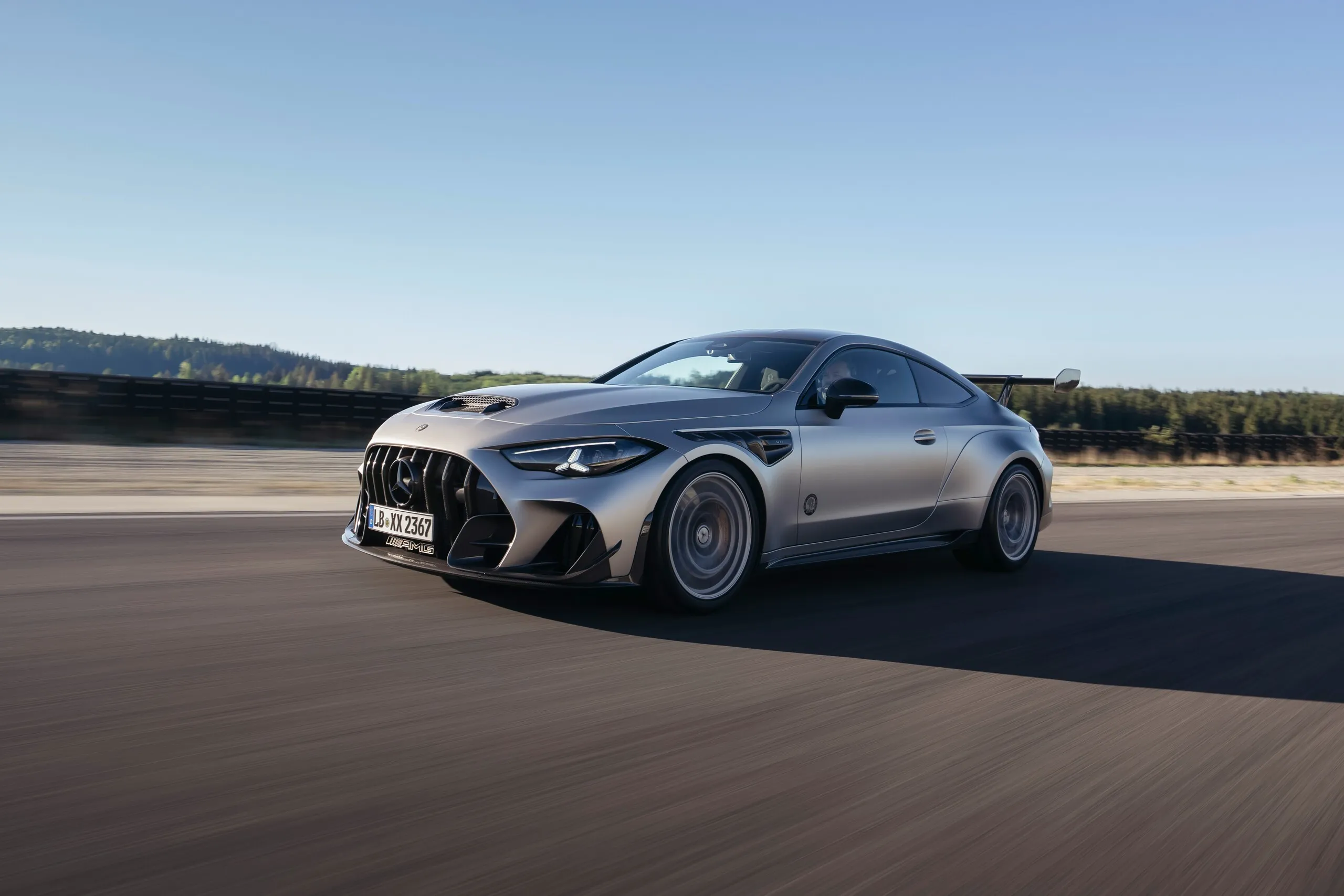 Mercedes-AMG CLE 646 Spezialanfertigung ตำนาน V8 ขับหลัง 637 แรงม้า ผลิตเพียง 30 คันทั่วโลก