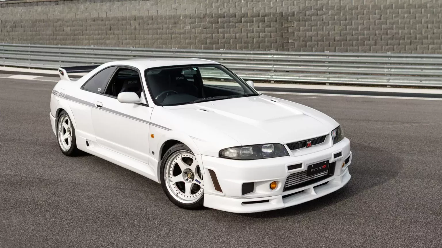 Nissan Nismo 400R