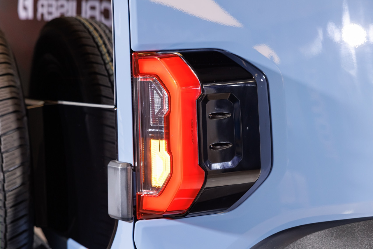 TOYOTA LAND CRUISER FJ