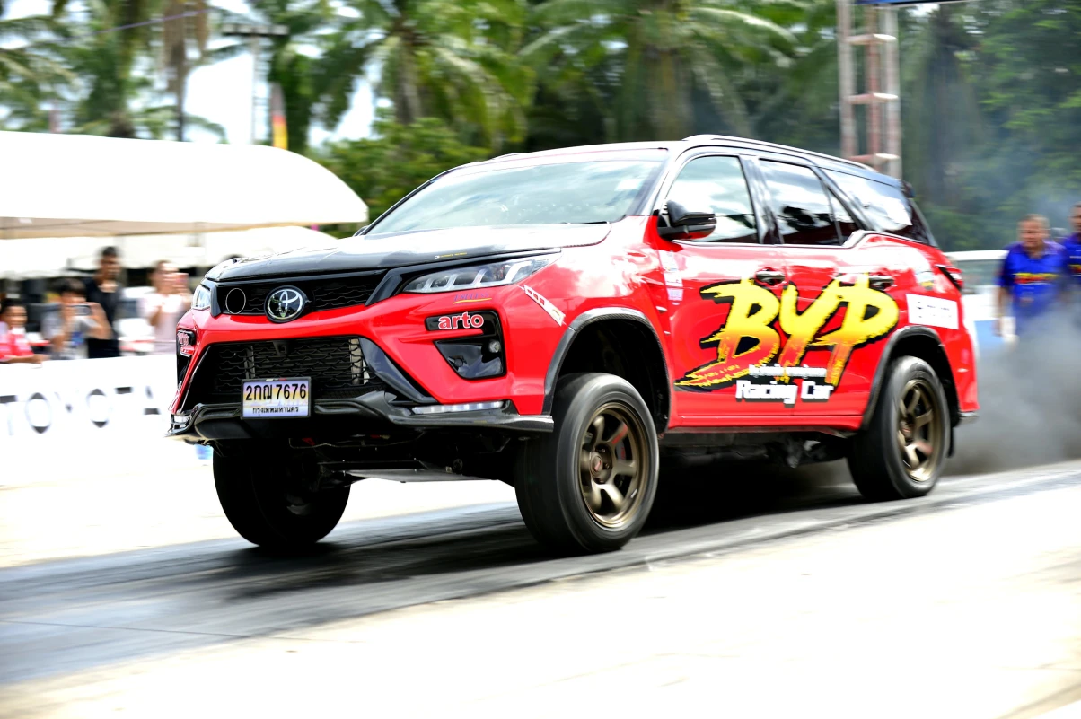 Hilux Revo Racing Mania 2026