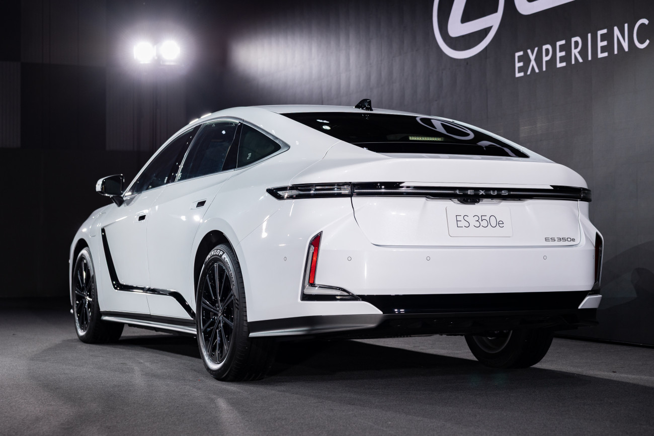 THE ALL-NEW LEXUS ES