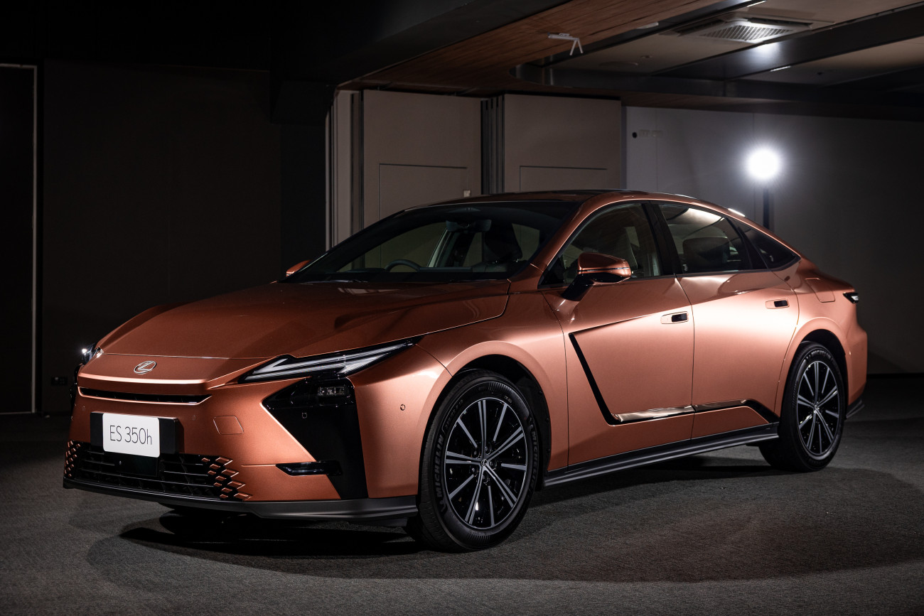 THE ALL-NEW LEXUS ES