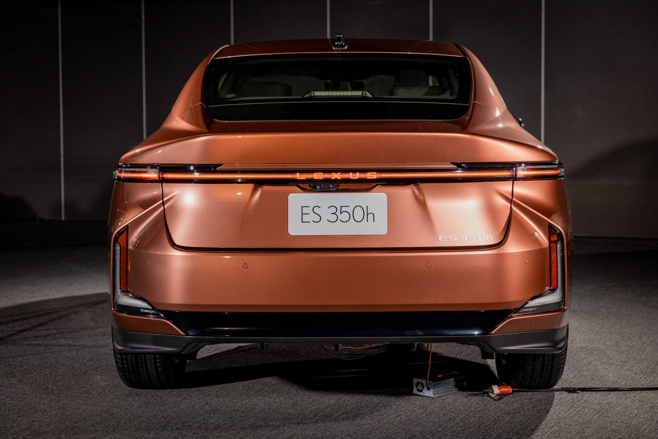 THE ALL-NEW LEXUS ES