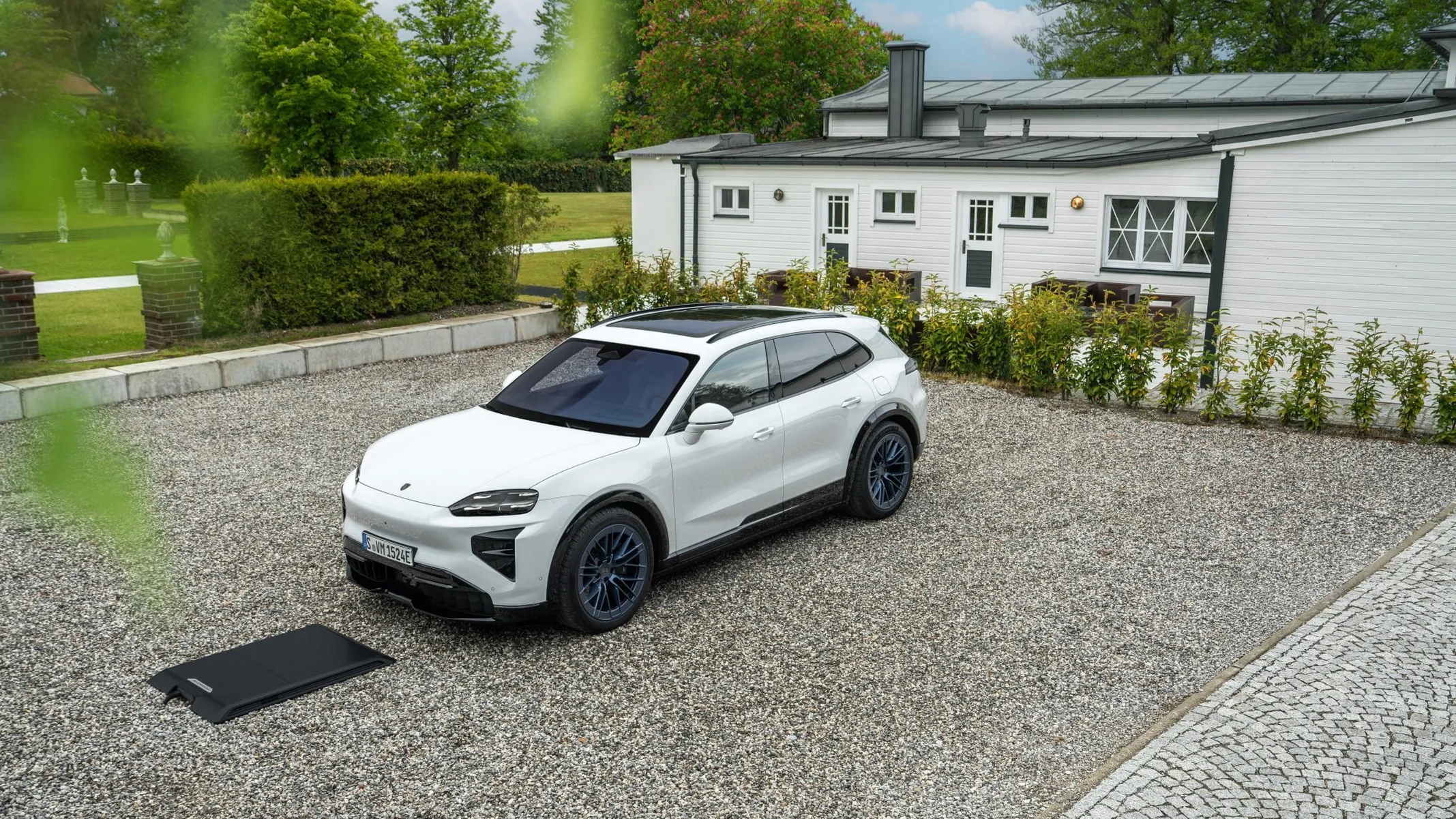 Porsche Cayenne Electric