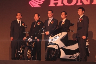 Honda  โหมโรงตลาดต้นปี เปิดตัว  Honda PCX 150  ใหม่ พร้อม  MSX 125  สีใหม่