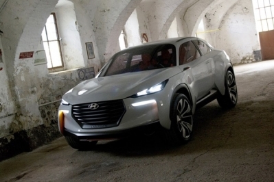 Hyundai Intrado Concept  อเนกประสงค้นแบบโดยน้ำมือ ปีเตอร์ เชรเยอร์