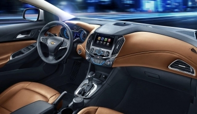 เปิดเผยครั้งแรก ภายในห้องโดยสาร 2015 Chevrolet Cruze