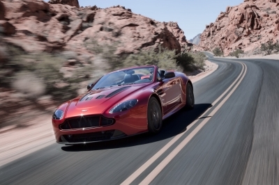 Aston Martin Vantage S V12 Roaster   รุ่นแรงกว่าสไตล์เปิดประทุน