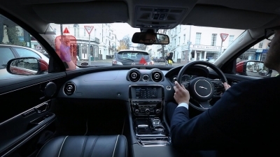 Jaguar – Land rover เผย 360 Virtual Urban Windscreen  เทคโนโลยีขับขี่คนเมือง