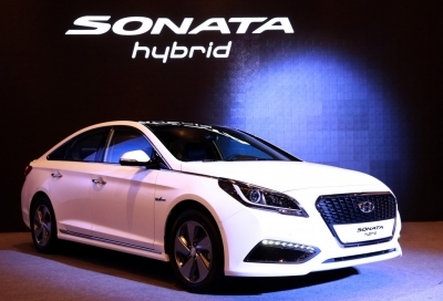 2015 Hyundai Sonata Hybrid   เวอร์ชั่นนี้ก็มีนะ ....