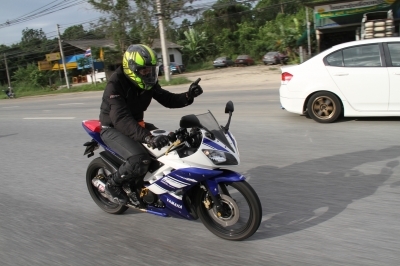 Test Ride : Yamaha  R15   เมื่อตัวสปอร์ตเดินทางไกล .จะเป็นอย่างไรต้องลอง