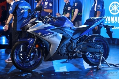Yamaha YZF –R 3   มาแล้วเอนทรี่ไบค์  น้องใหม่จากค่ายสีน้ำเงิน 