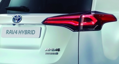 Toyota เตรียมส่งรถ RAV 4 ใหม่ เวอร์ชั่น Hybrid ให้ชาวมะกันได้ยลโฉมตัวจริง เมษายนนี้