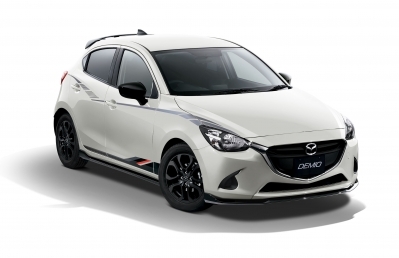 แอบมาเงียบๆ   Mazda   เผยโฉม  Mazda  2   เวอร์ชั่นพร้อมแข่งที่งาน motorsport Japan Festival