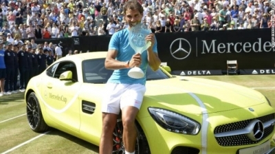 Rafael Nadal คว้าแชมป์พร้อมรับ Mercedes-AMG GT แต่กลับไม่ชอบสีรถ