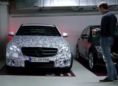 Mercedes-Benz เผยทีเซอร์ระบบจอดรถอัตโนมัติเป็นครั้งแรกใน All New E-Class