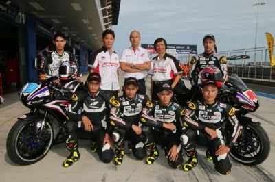 ทีม A.P. Honda Racing Thailand  สุดยอดคว้าโพเดียมได้สำเร็จ ใน Asia Road Racing