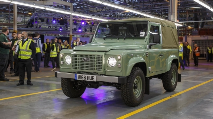 ปิดฉาก!! Land Rover Defender ขาลุยรุ่นเก๋าในวัย 68 ปี พร้อมพบโฉมใหม่ในอีก 2 ปี