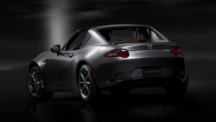Mazda พร้อมส่ง MX-5 RF รุ่นหลังคาแข็ง ลุยงาน New York Auto Show