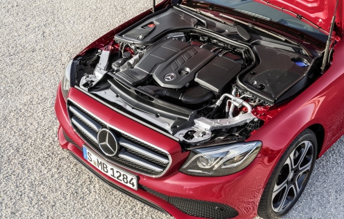 Mercedes Benz   ลงทุน 3.3   พันล้านดอลล่าร์ เพิ่มเทคโนโลยีใหม่ในเครืองยนต์อนาคต