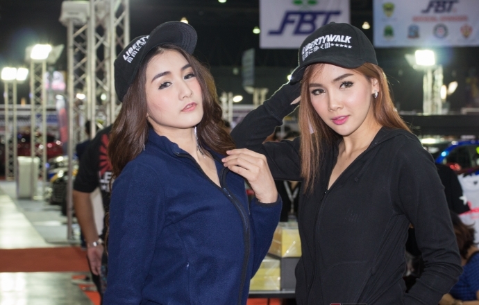 เก็บตก บรรดาเหล่านางฟ้าในงาน Bangkok International Auto Salon 2016 